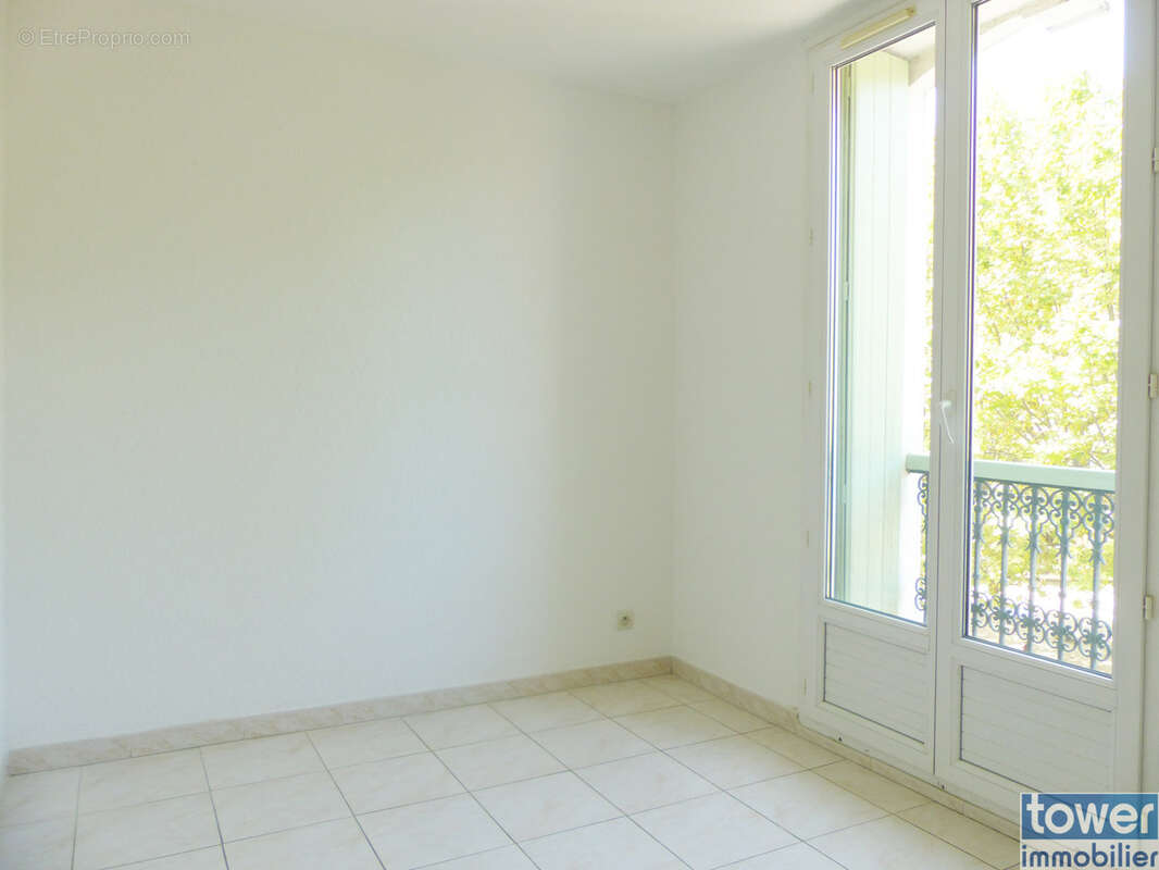 Appartement à LAMALOU-LES-BAINS