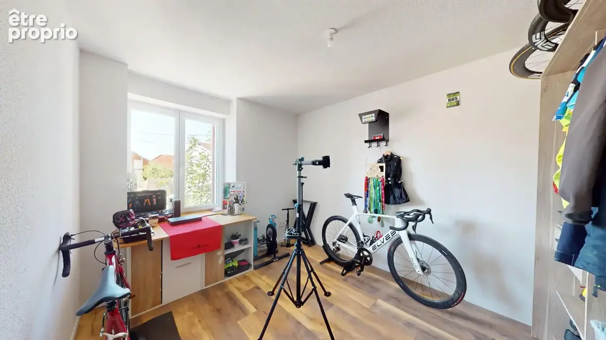 Appartement 108 m² à Vercel-Villedieu-Le-Camp  - photo 9