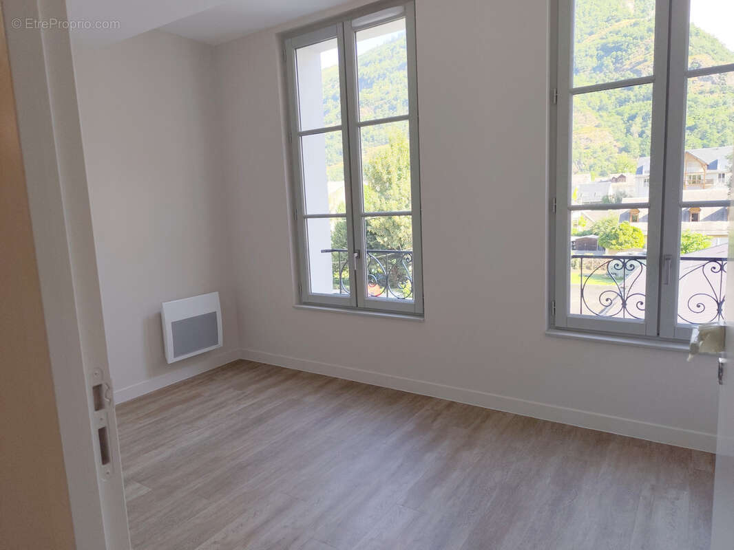 Appartement T4, 94,5 m2 centre de Bagnères de Luchon - photo 4