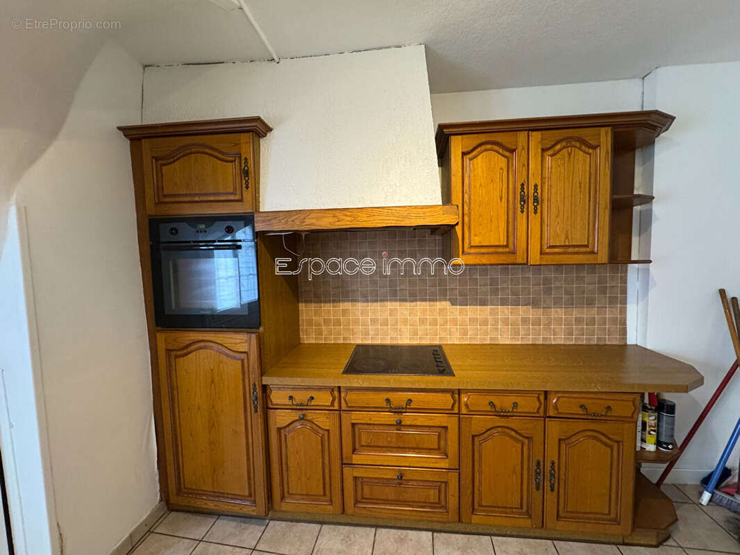 Commerce à DEVILLE-LES-ROUEN