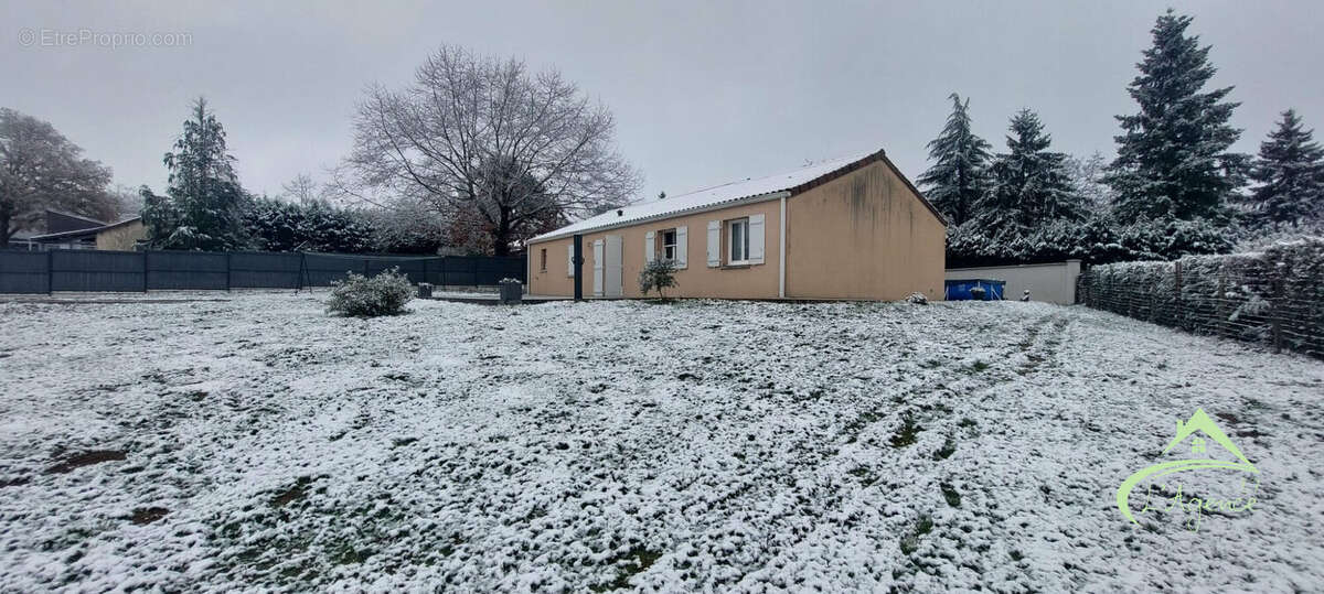 Maison à SAINT-JUNIEN