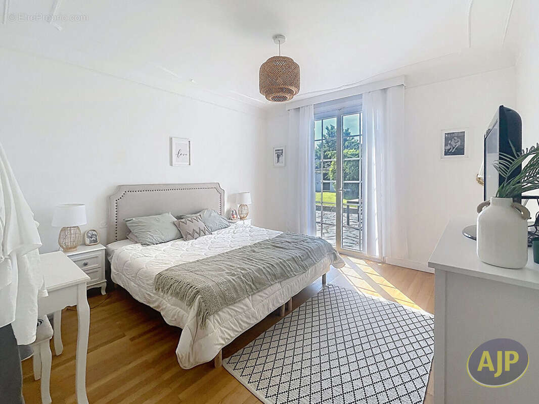 Maison Saffre 6 pièce(s) 154 m2 - photo 5