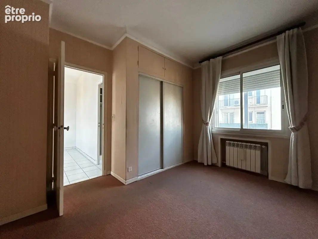 Appartement f3 - 6eme etage - residence securisee - secteur privilegie cours palmarole - photo 5