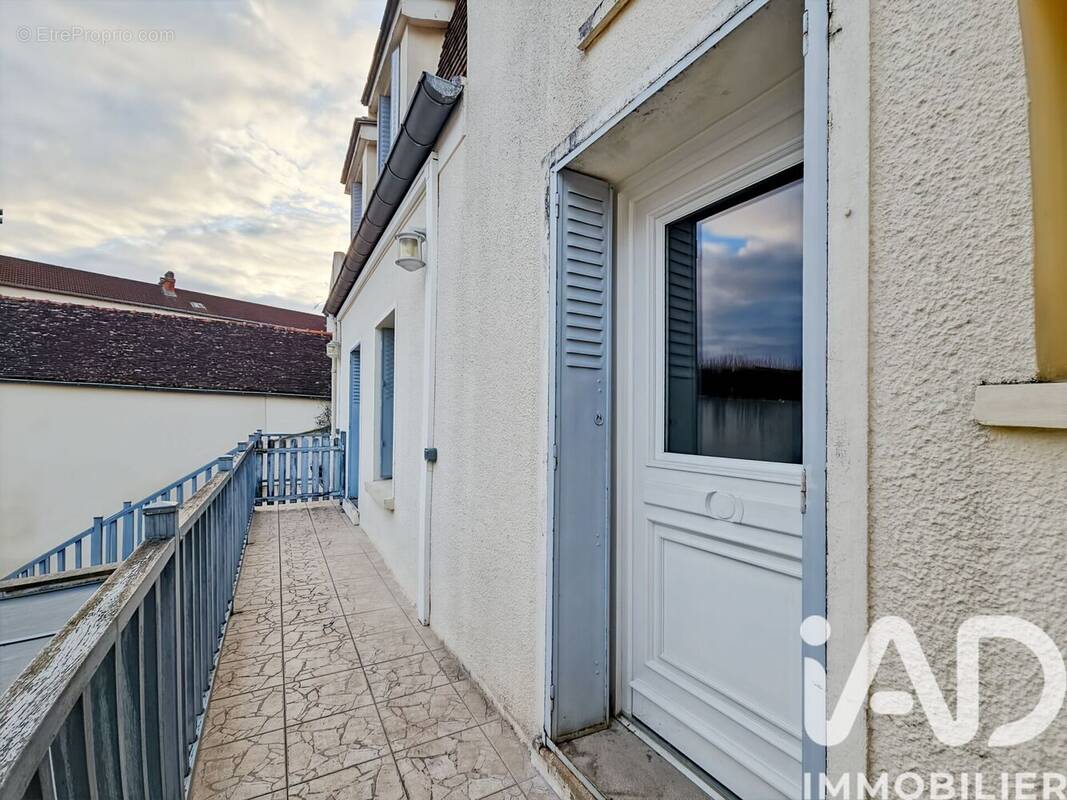 Photo 1 - Appartement à BRIE-COMTE-ROBERT
