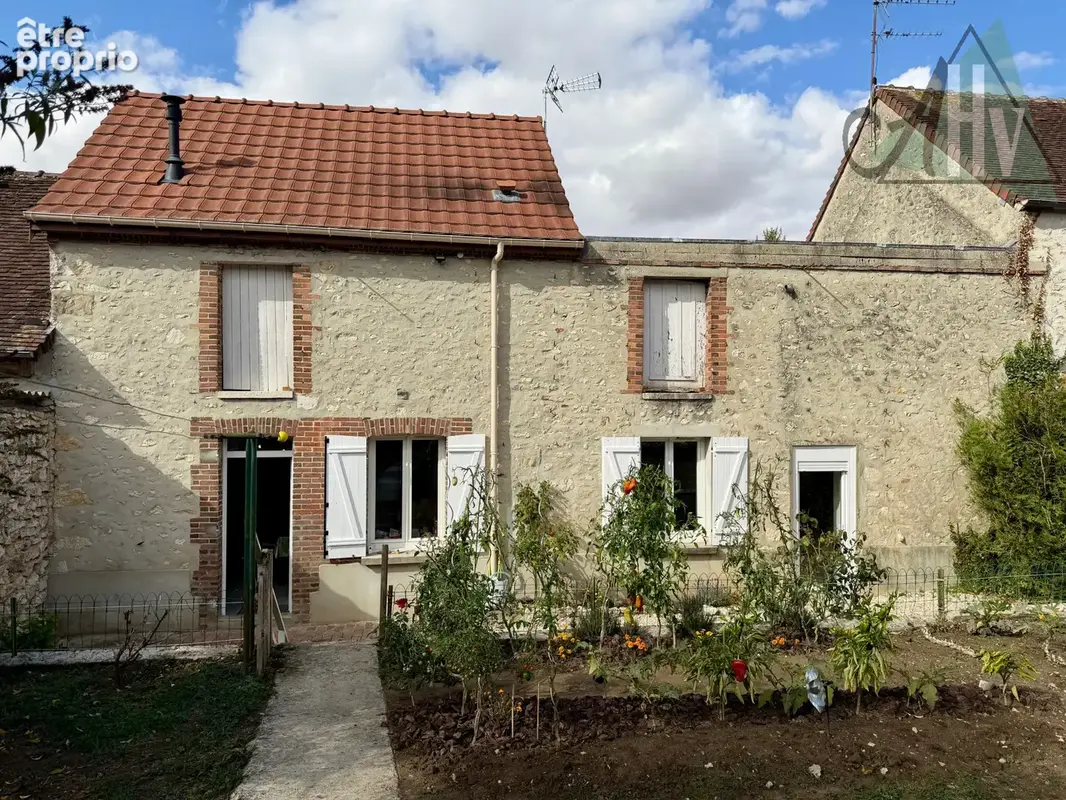 Maison de plain-pied - 70 m2 - F4 - Sainte-Colombe - photo 1