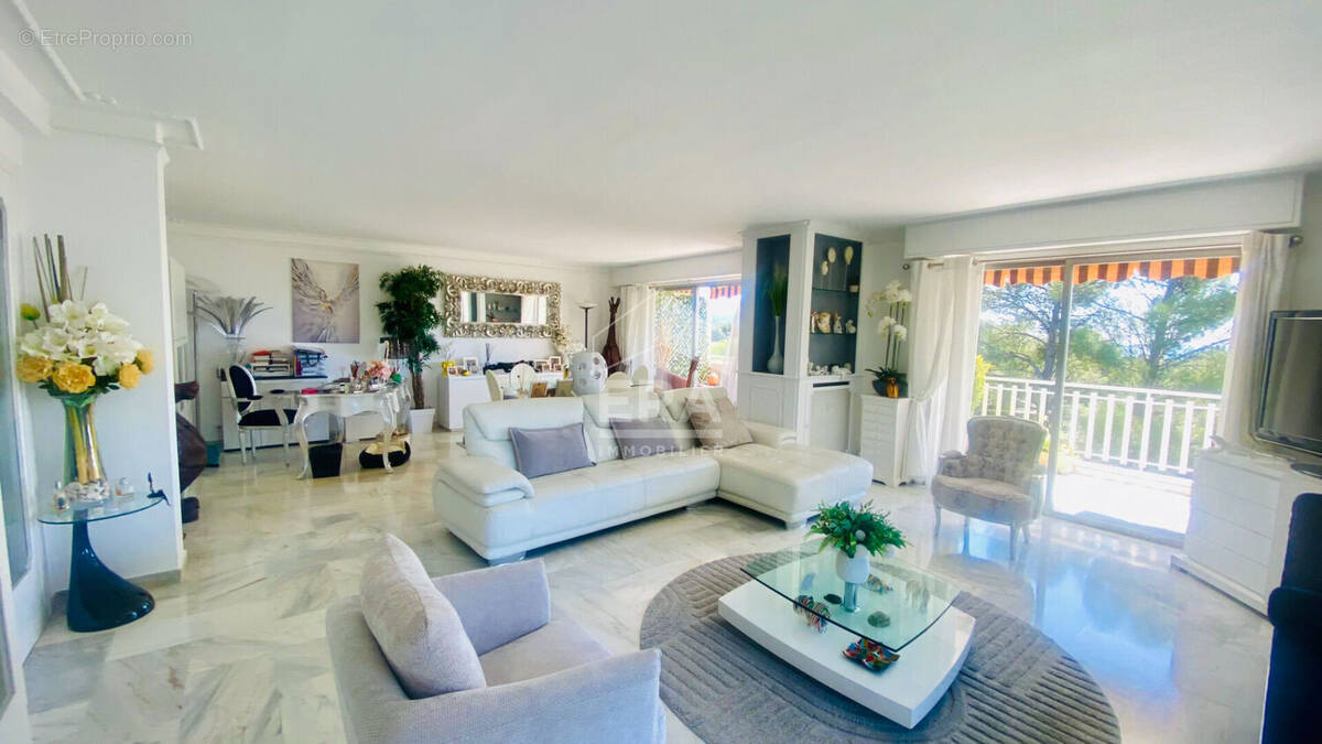 Appartement à LE CANNET