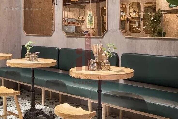 Commerce à FONTAINEBLEAU