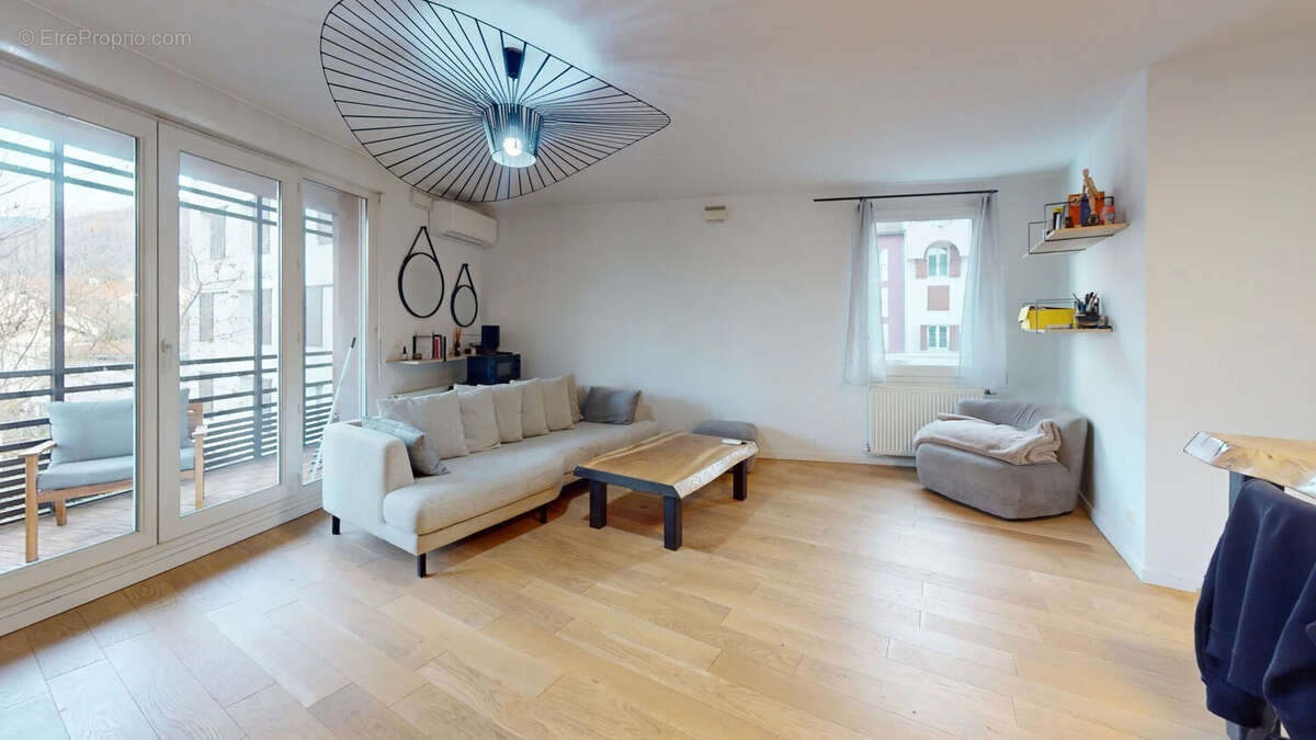 Appartement à GIERES