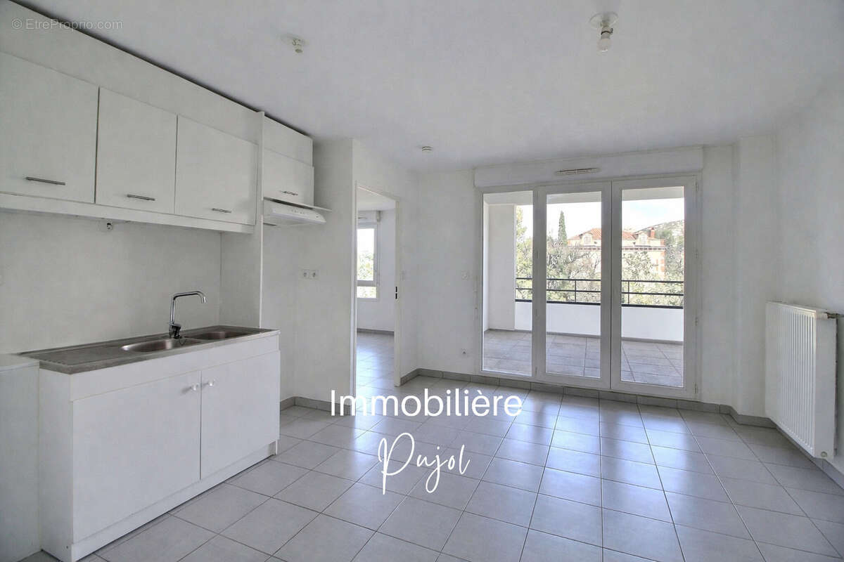 Appartement à MARSEILLE-9E