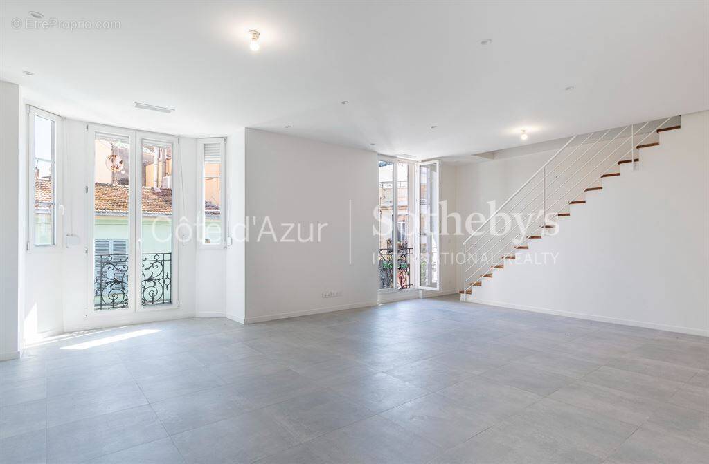 Appartement à ROQUEBRUNE-CAP-MARTIN