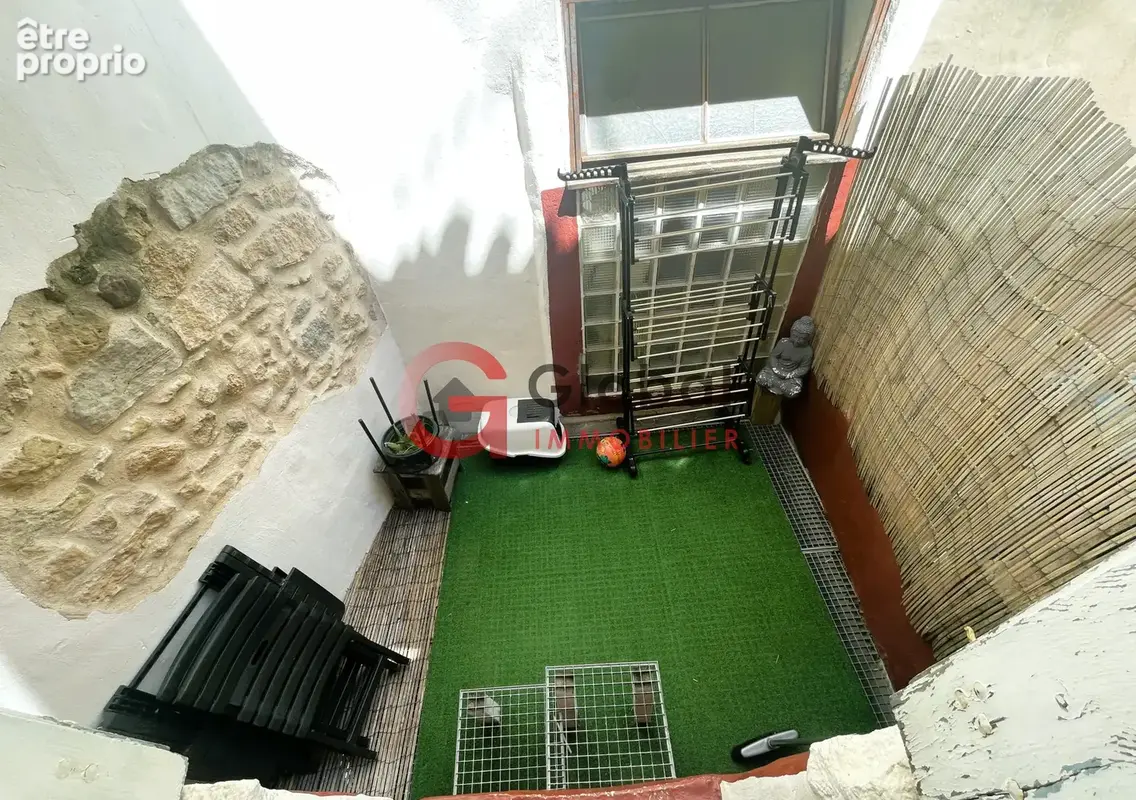 Maison de village T5 avec terrasse centre-ville et Port. - photo 11
