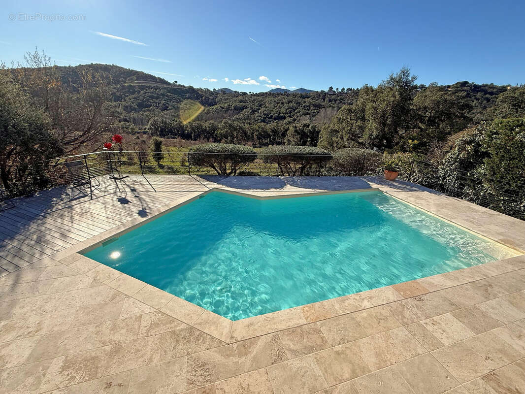 Maison à PLAN-DE-LA-TOUR