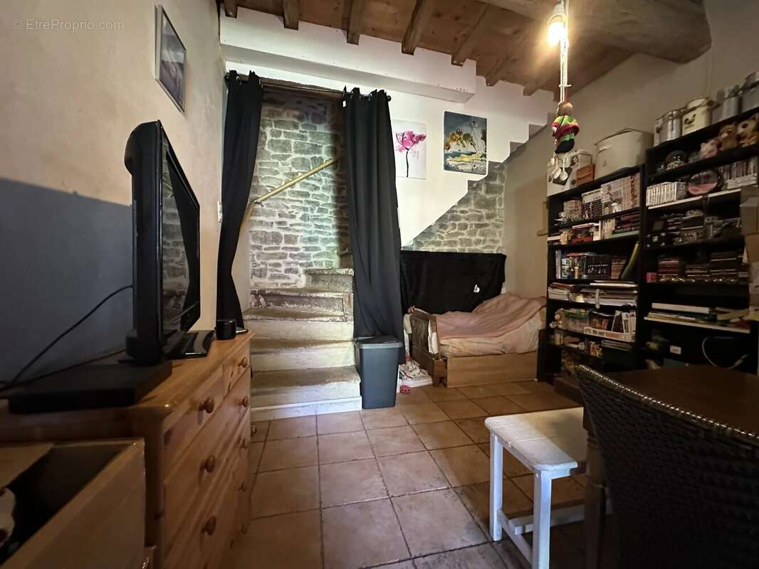 Maison à CLARENSAC