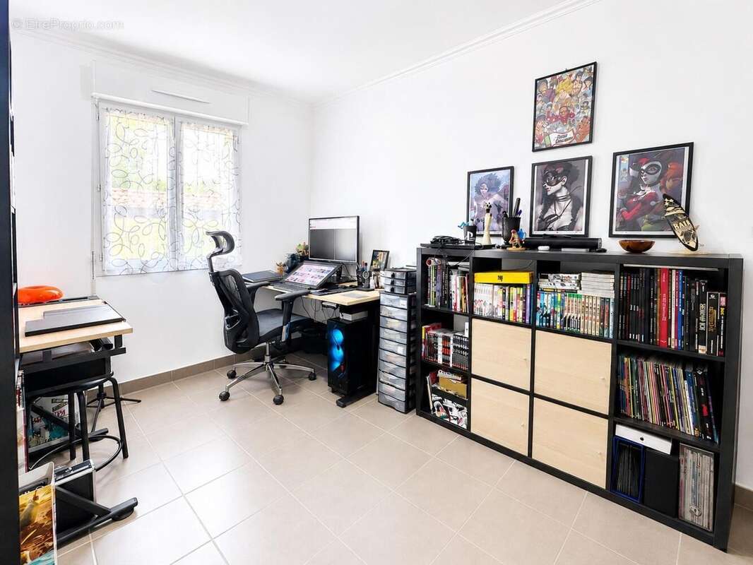 Photo 8