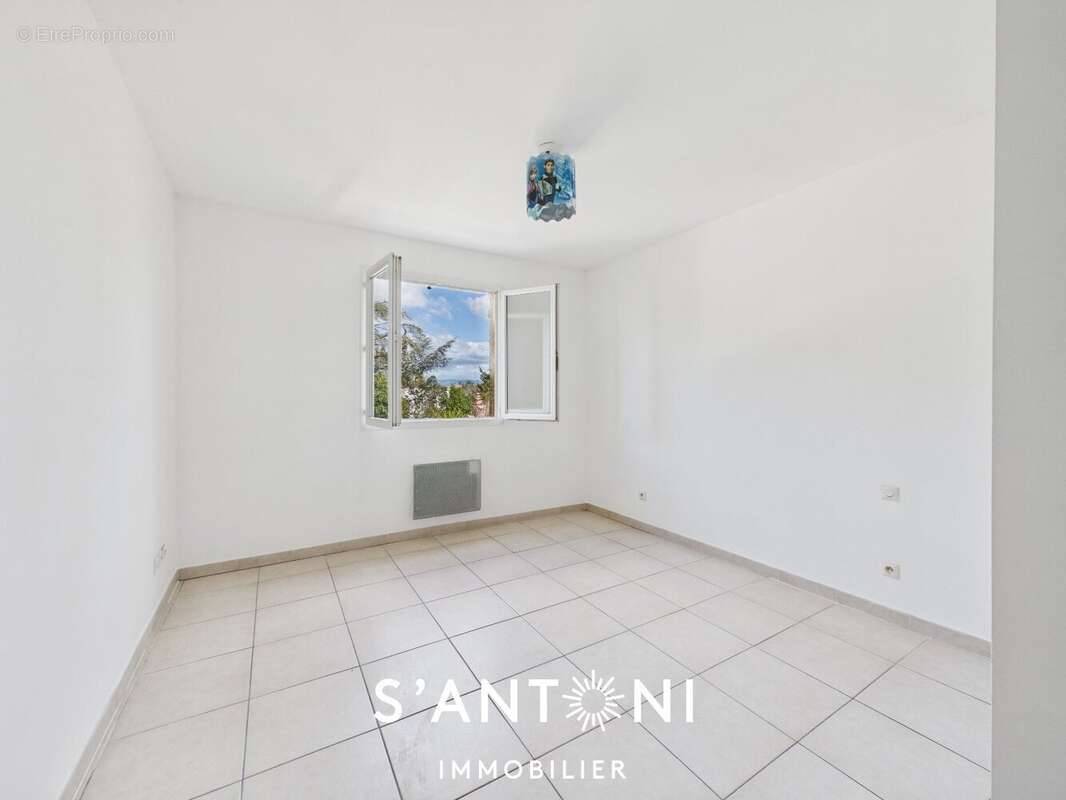 Maison à LIGNAN-SUR-ORB