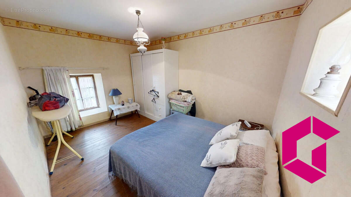 Maison à SAINT-GEORGES-D'AURAC