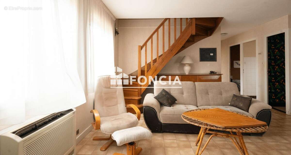 TOURNON nord, proche de toutes les commodités, maison lumineuse à rénover - photo 6