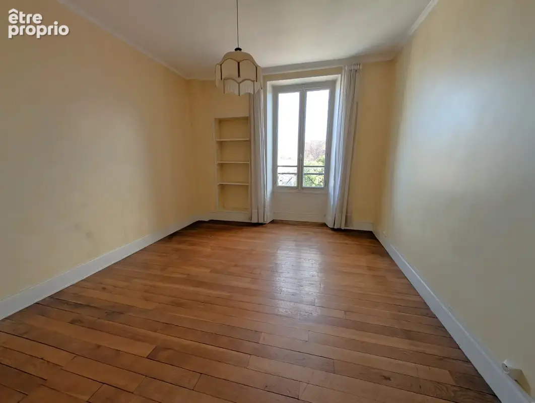 Entre Auxerre et Joigny sur la commune de Beaumont, propriété de 335m2 habitable, dépendances et jardin de 324 - photo 10