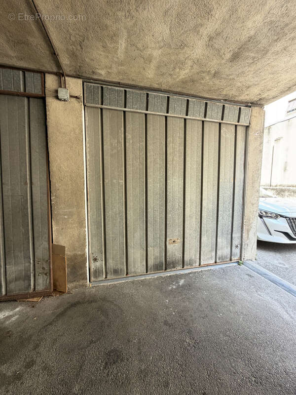 Parking à MARSEILLE-5E