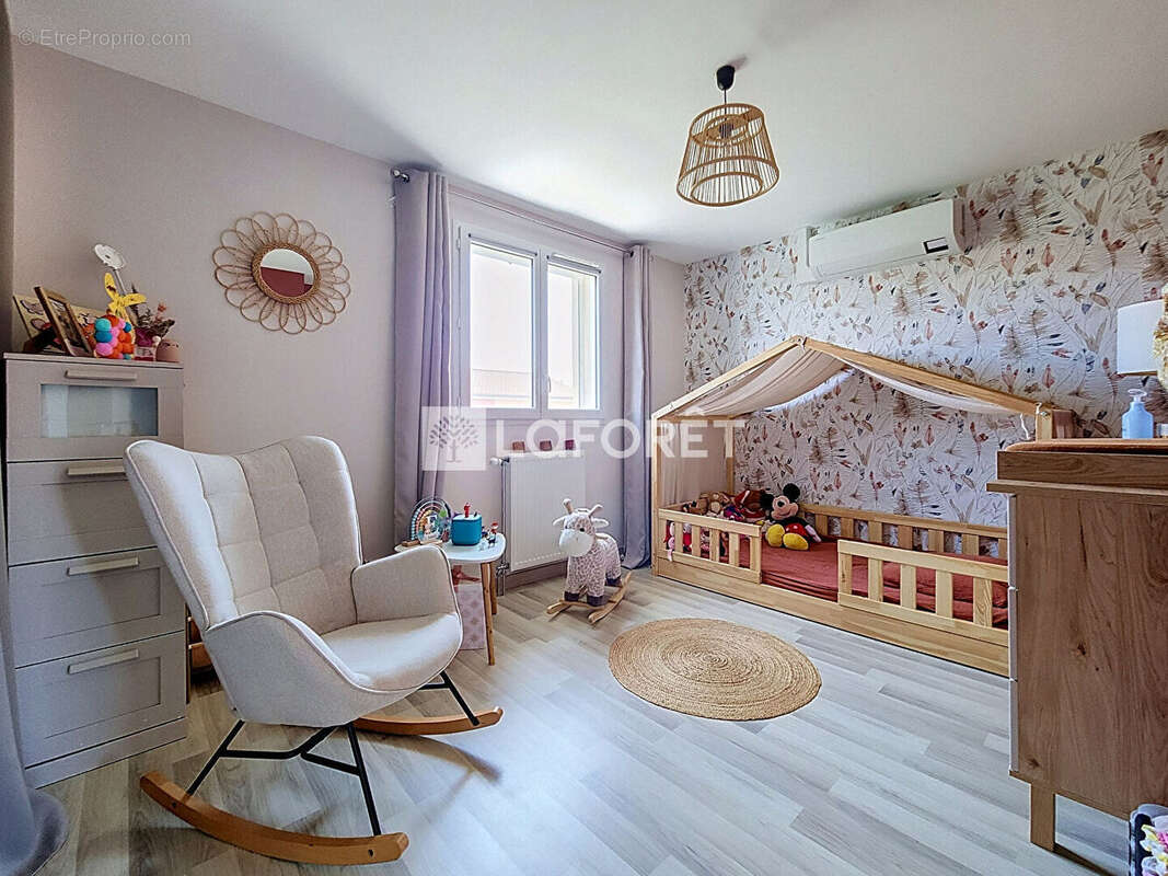 Civrieux, Maison moderne de 3 chambres avec jardin et garage - photo 6