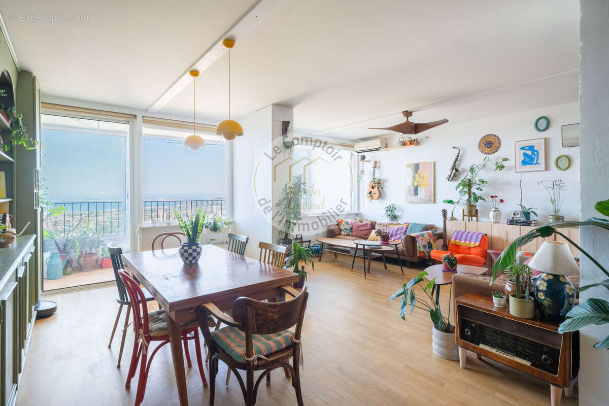 Appartement à MARSEILLE-9E