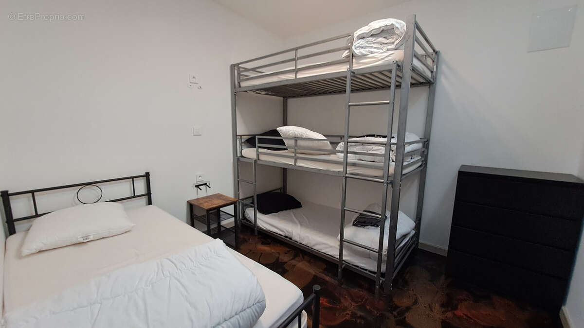 Maison à SAINTE-CECILE-LES-VIGNES