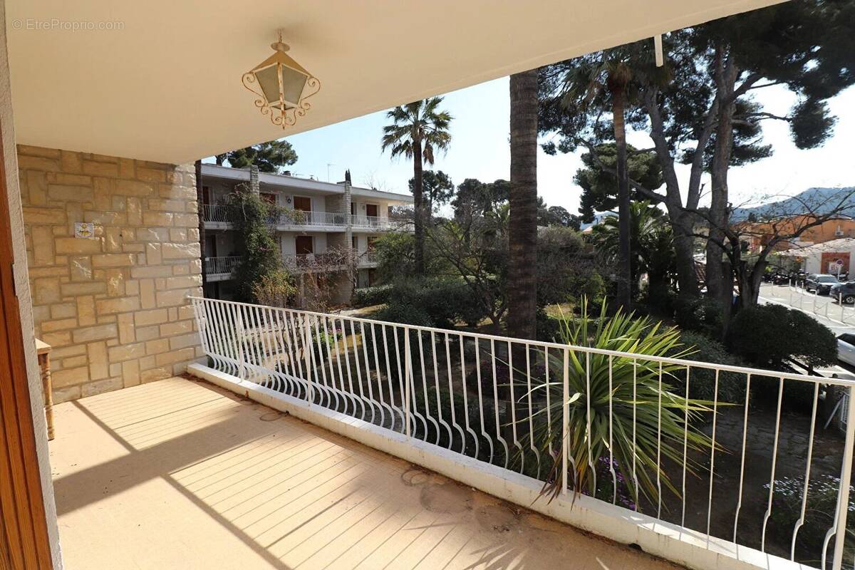 Appartement à SAINT-CYR-SUR-MER