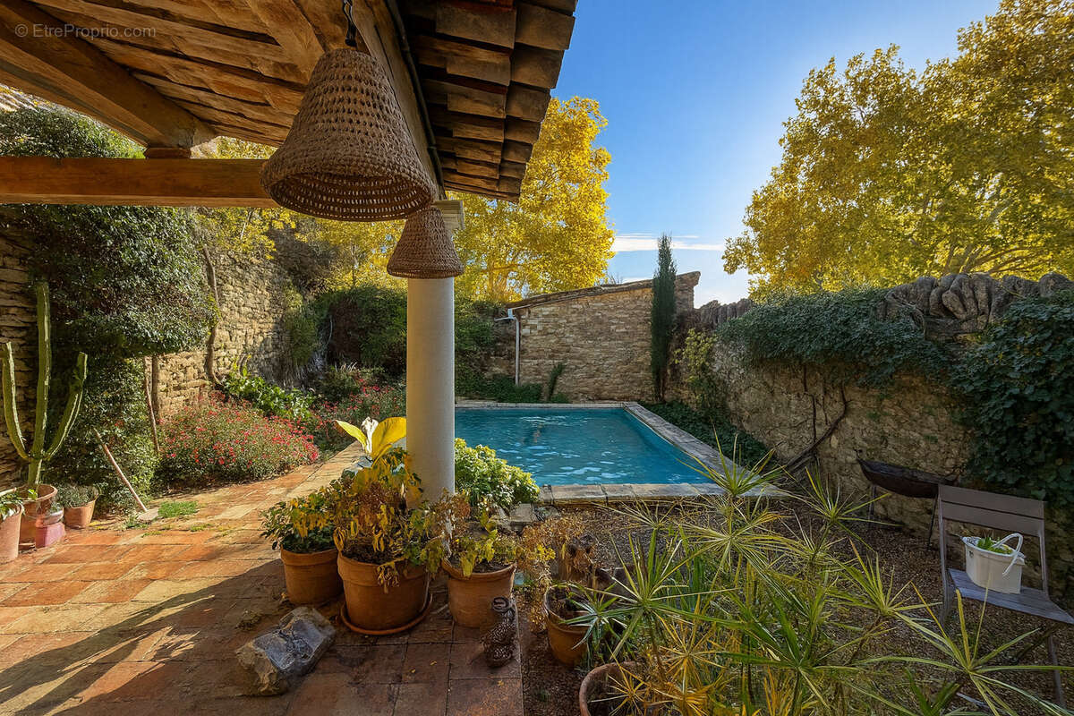 Maison à SAINT-QUENTIN-LA-POTERIE