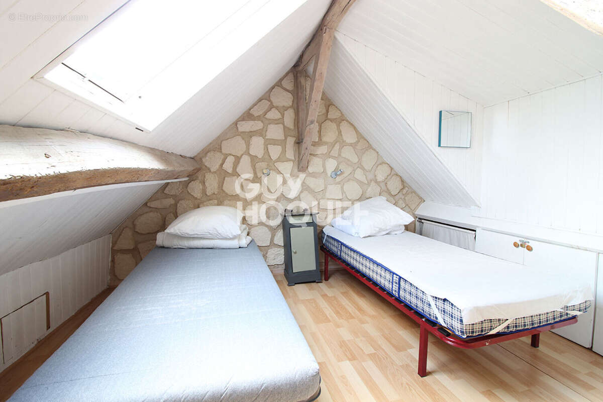 Maison à CHEVRY-COSSIGNY