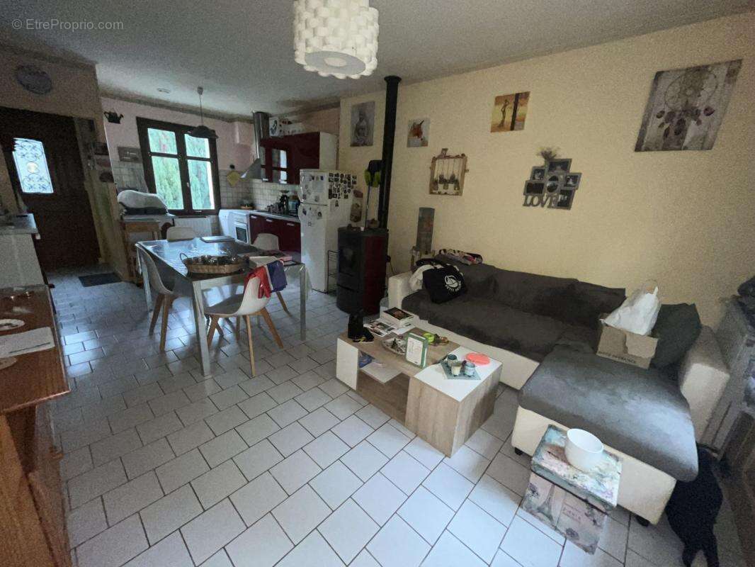 Maison à SAINT-JUNIEN