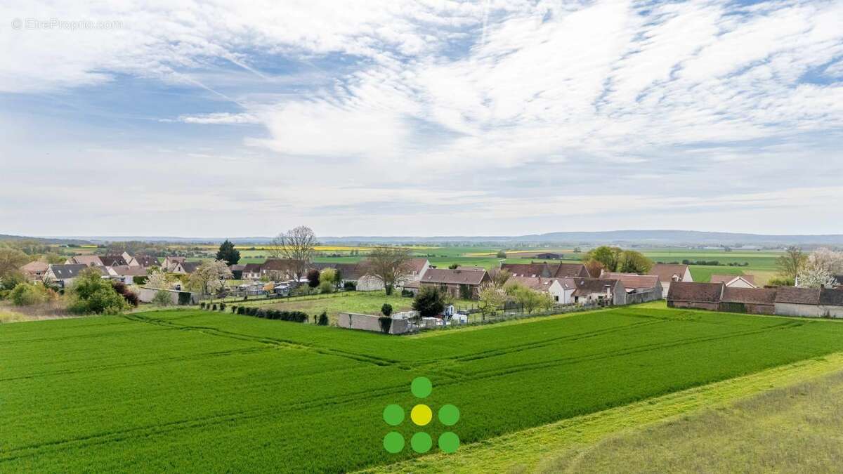 Maison à CHOISY-LA-VICTOIRE
