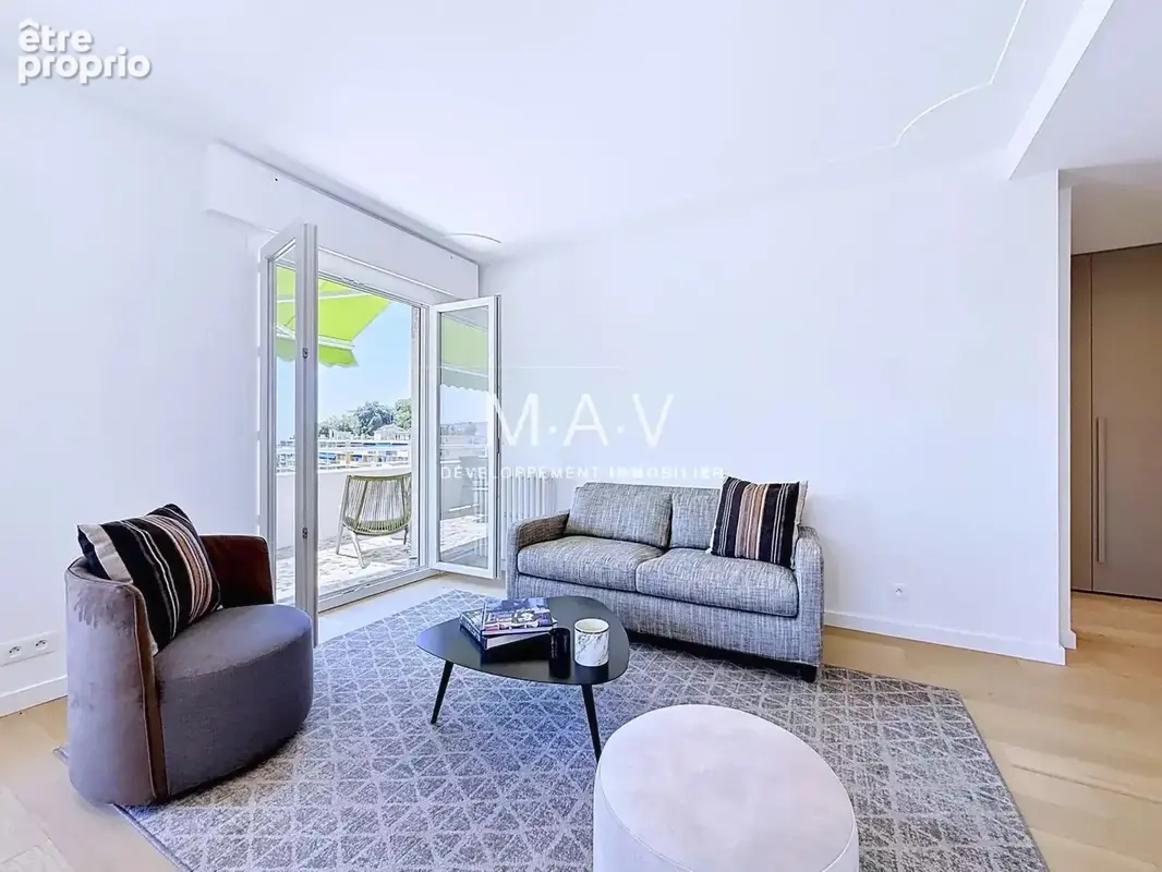 Nice/parc impérial appartement 4 pièces rénové dernier étage terrasses vue mer dégagée - photo 4