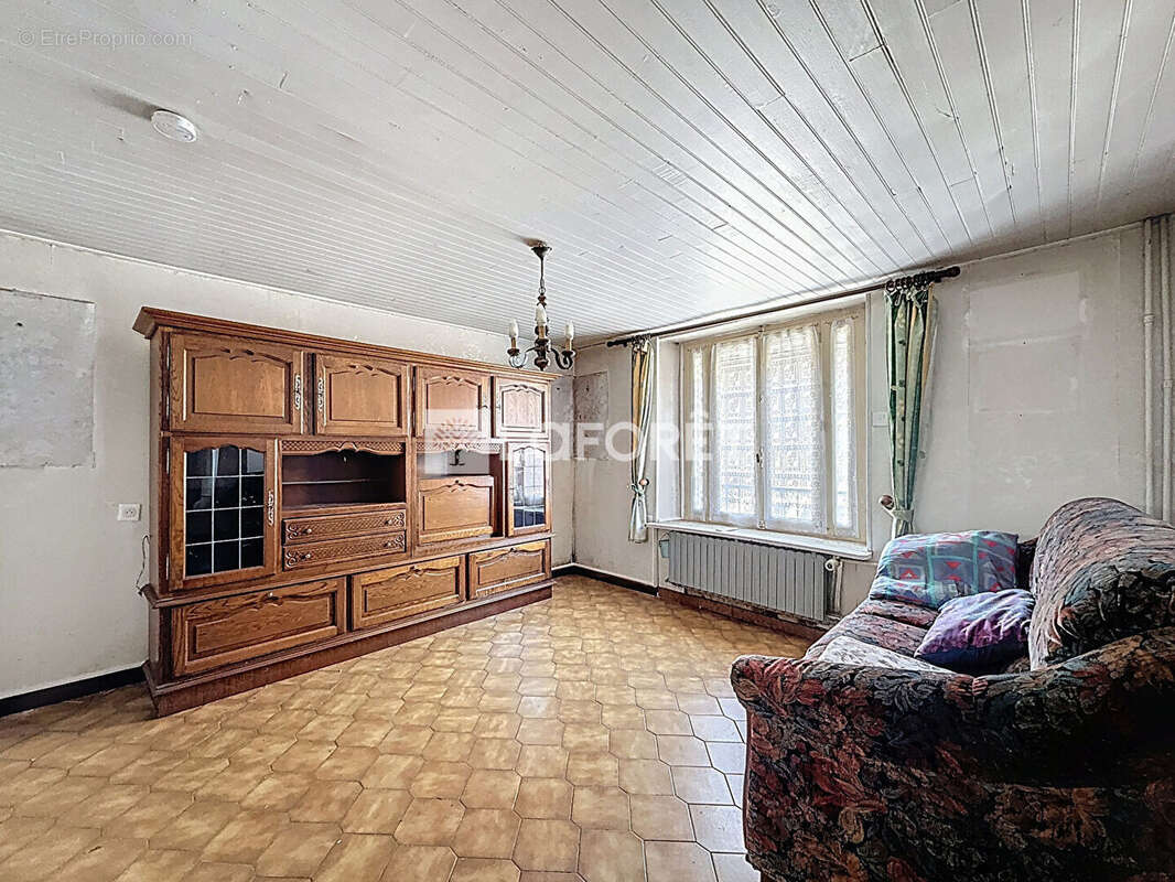 Maison à SAINT-MENGE