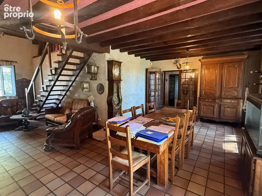Maison 9 pièces 208 m² à vendre à Thevet-Saint-Julien (36400) - photo 3
