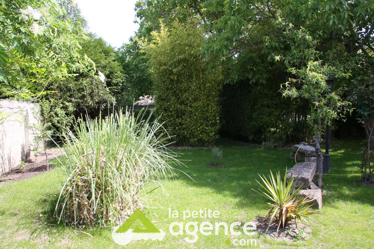 Commerce à SAINT-SATUR