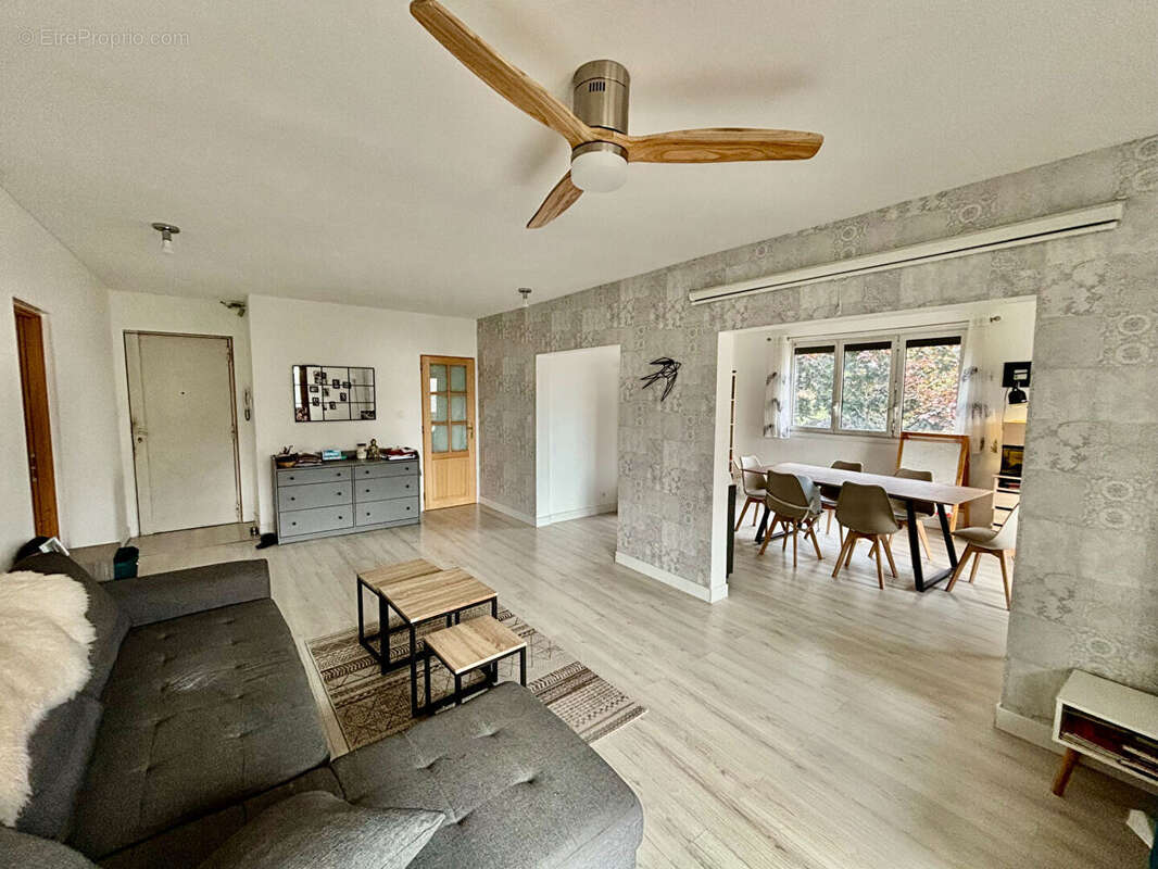 Appartement à RILLIEUX-LA-PAPE