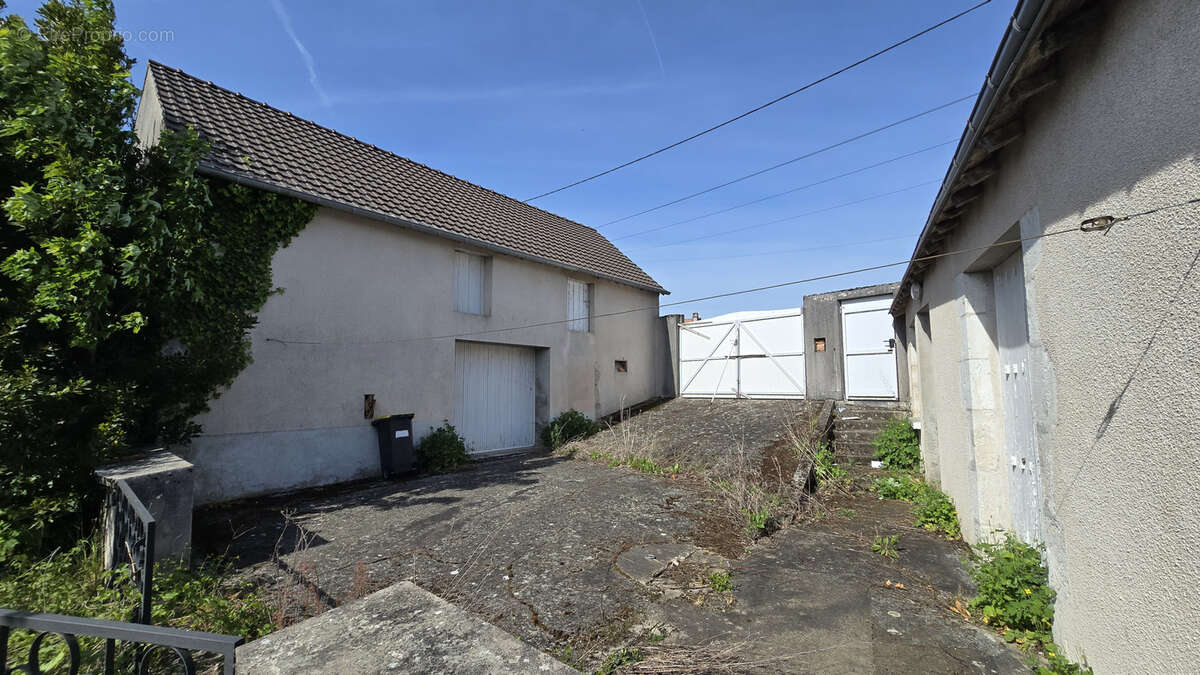 Maison à TAVERS