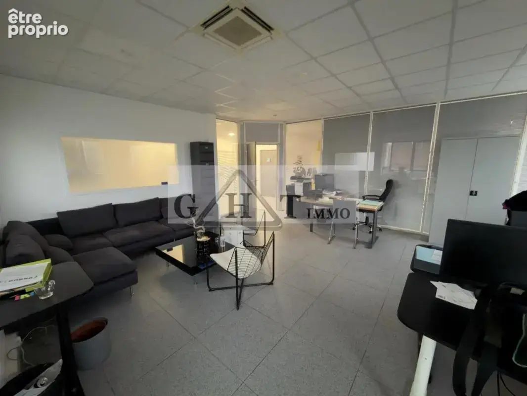 Entrepot 690m2 a vendre saint pierre du perray - photo 8