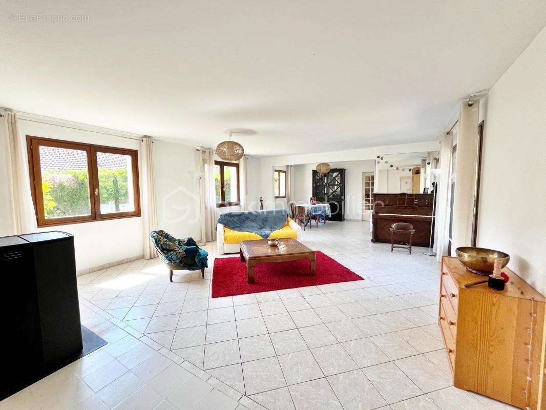 Maison de plain pied avec piscine - photo 2