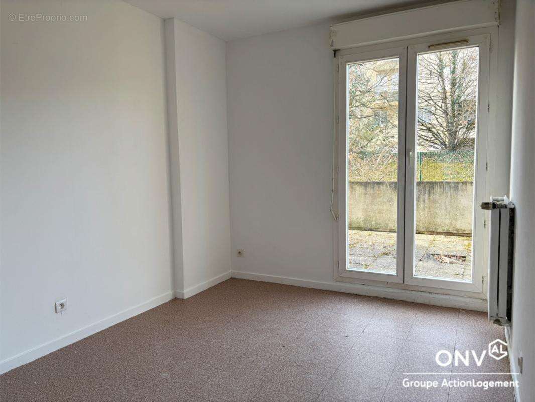 Appartement à L'ISLE-D'ABEAU