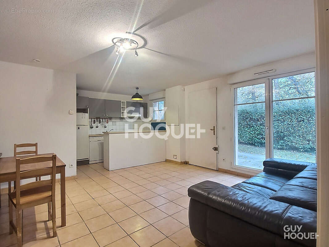 Maison à SAINT-GENIS-LES-OLLIERES