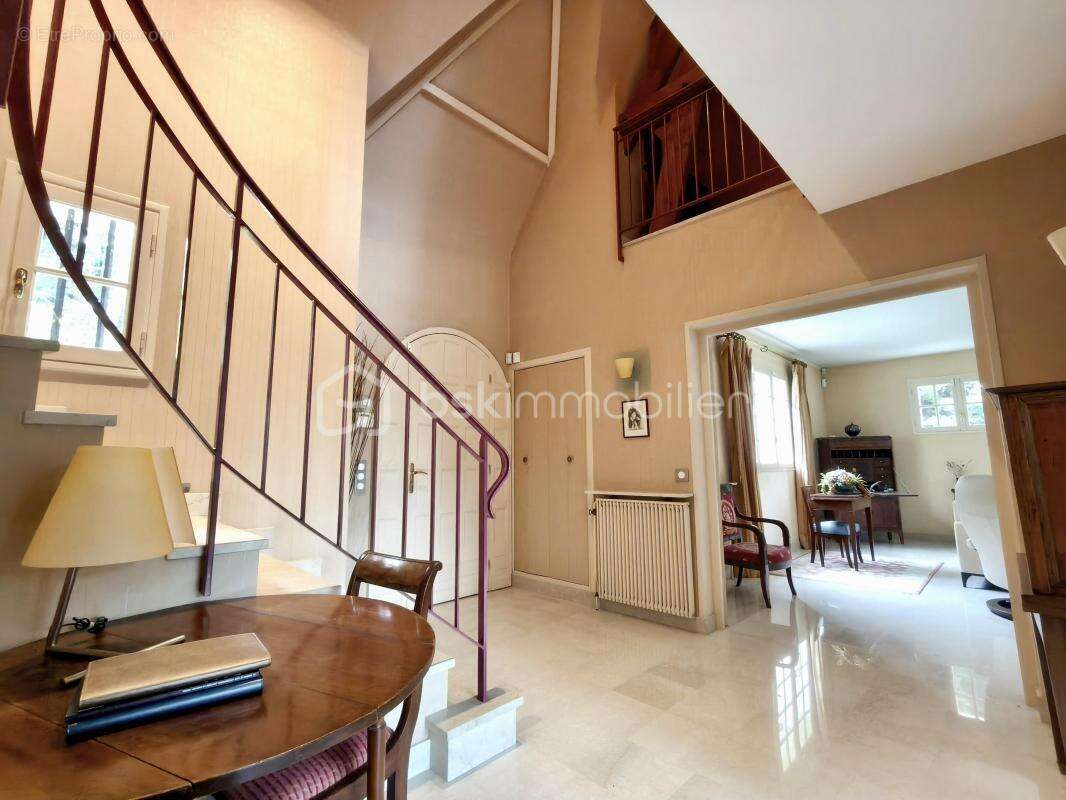 Maison à MAREIL-MARLY