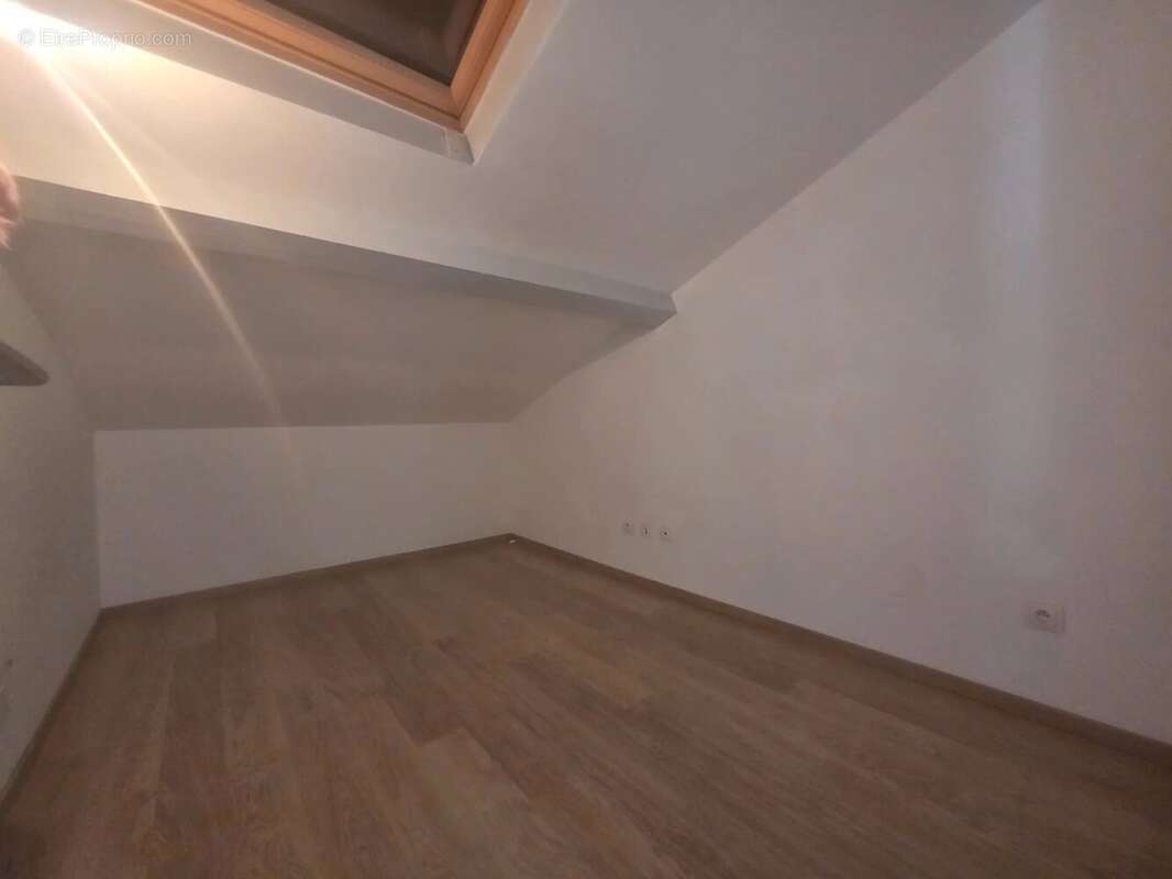 Maison à MONTELIMAR