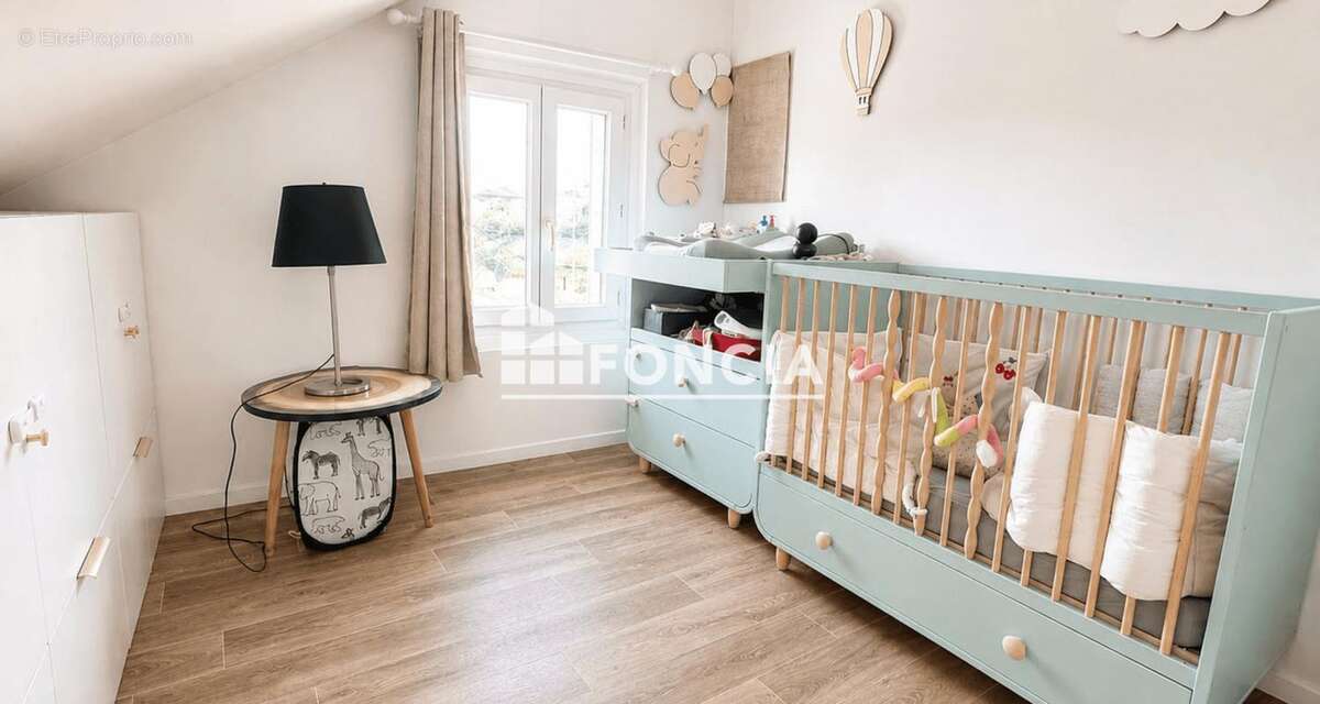 Maison Meulière lumineuse, 3 chambres dont 1 indépendante, jardin arboré sans vis-à-vis. Gare 8min à pied (Paris St Lazare 13 mi - photo 5