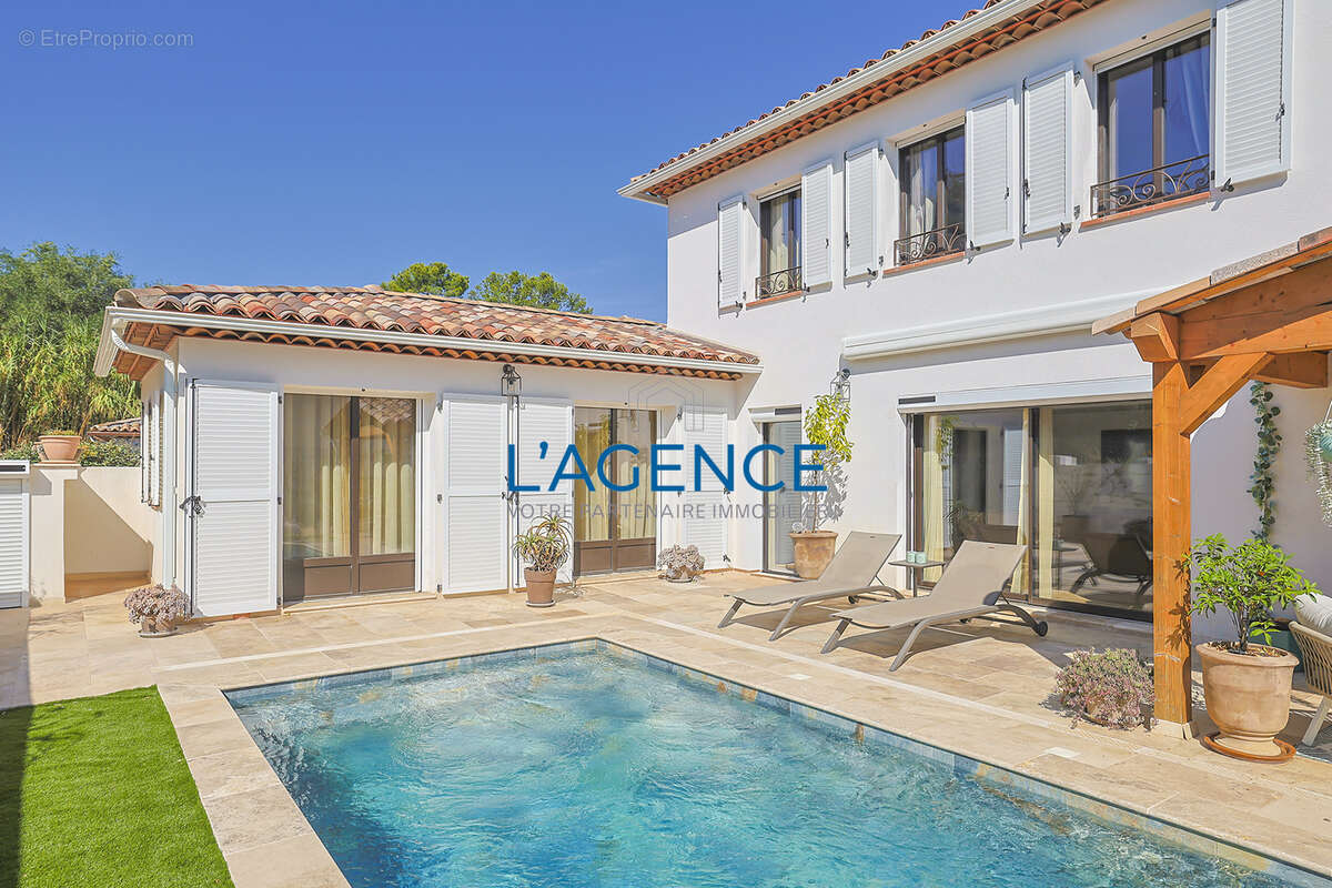 Maison à HYERES