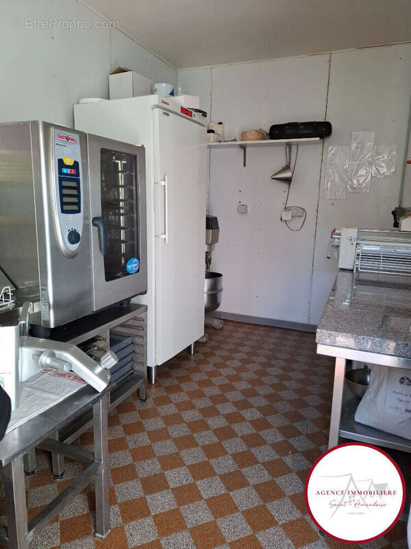 Commerce à SAINT-AMAND-MONTROND