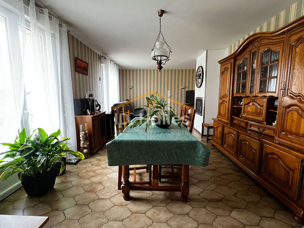 Maison à RENAZE