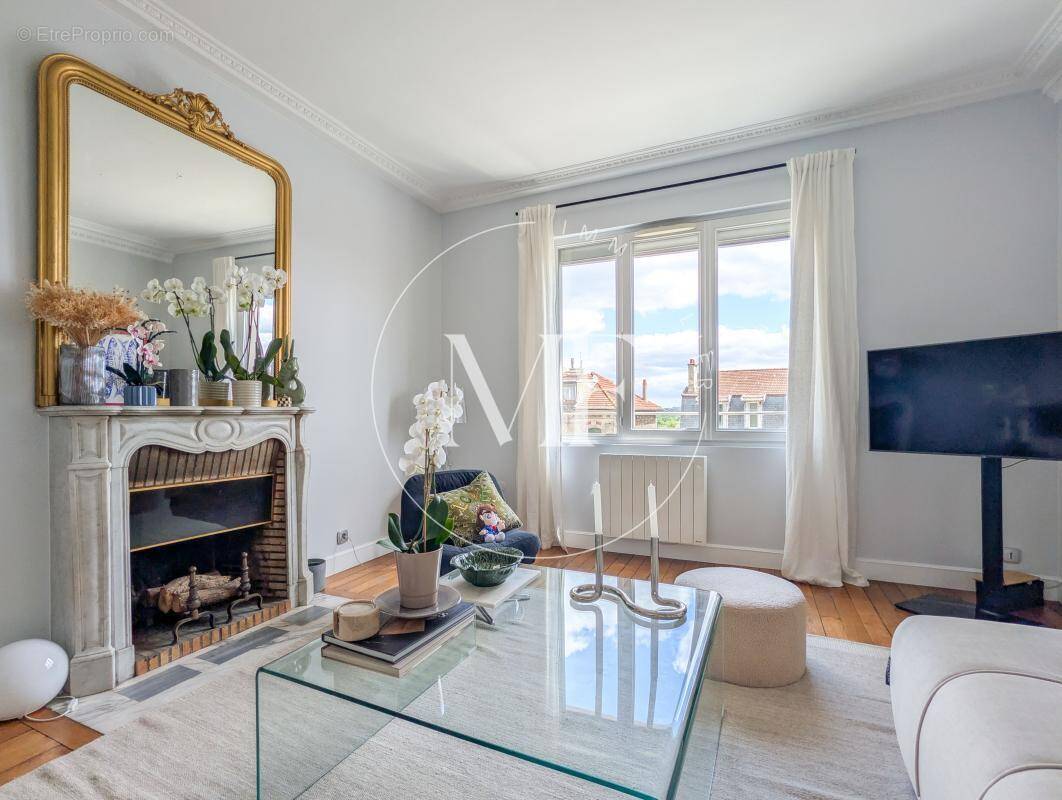 Appartement à SURESNES