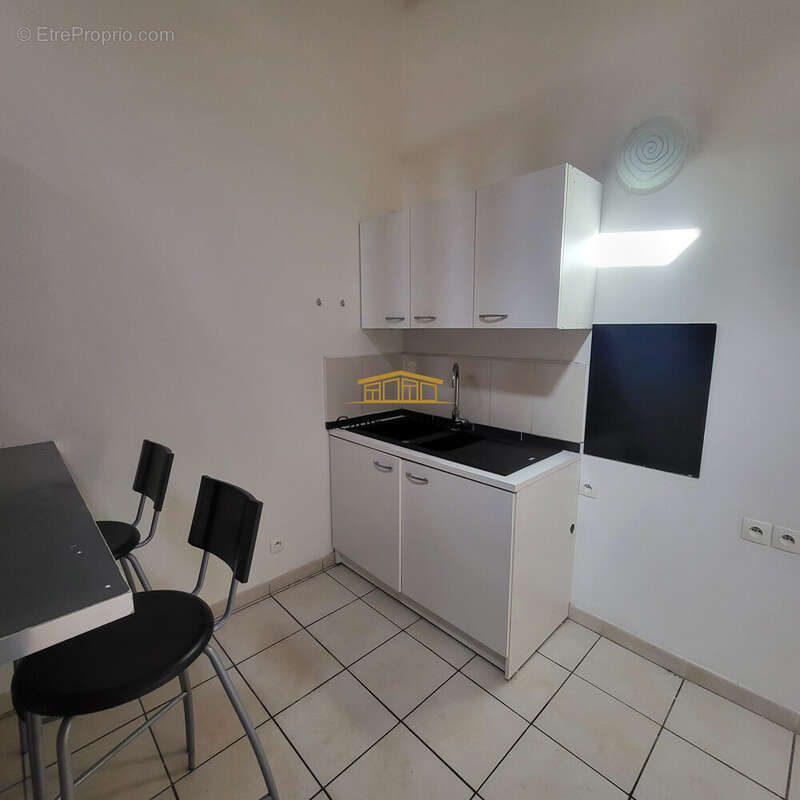 Appartement à COURNONTERRAL