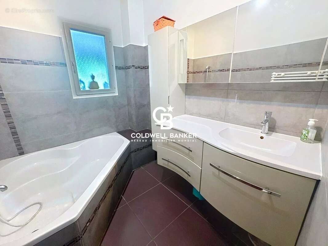 Maison à PUGET-SUR-ARGENS